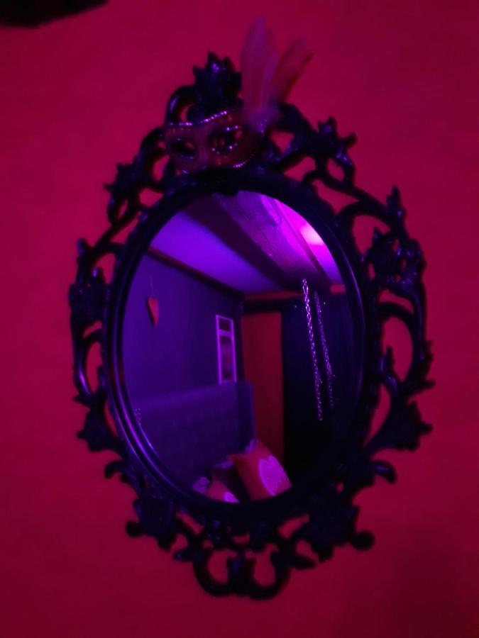 Love Room Le Rouge Et Noir Barr Zewnętrze zdjęcie