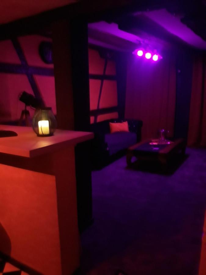 Love Room Le Rouge Et Noir Barr Zewnętrze zdjęcie