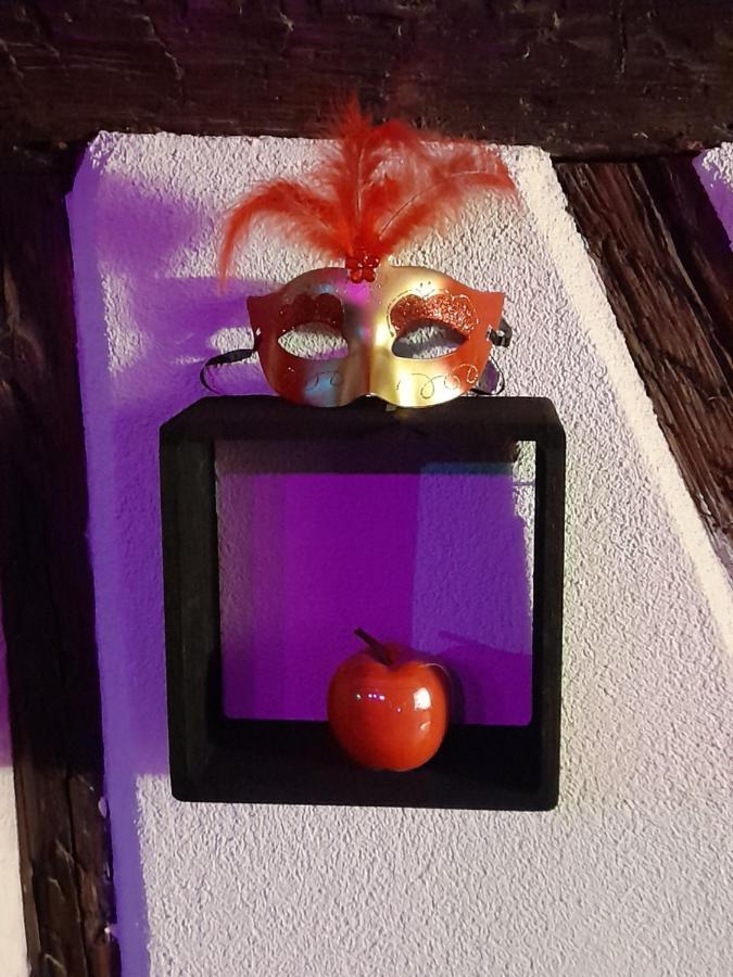 Love Room Le Rouge Et Noir Barr Zewnętrze zdjęcie