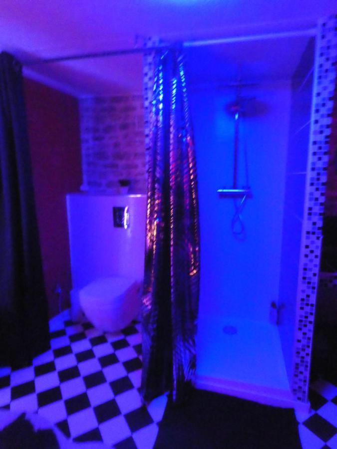 Love Room Le Rouge Et Noir Barr Zewnętrze zdjęcie