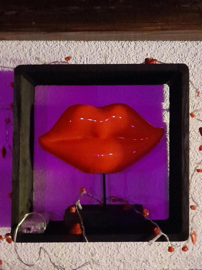 Love Room Le Rouge Et Noir Barr Zewnętrze zdjęcie