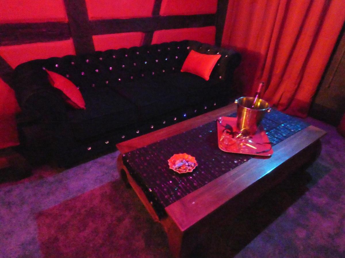 Love Room Le Rouge Et Noir Barr Zewnętrze zdjęcie