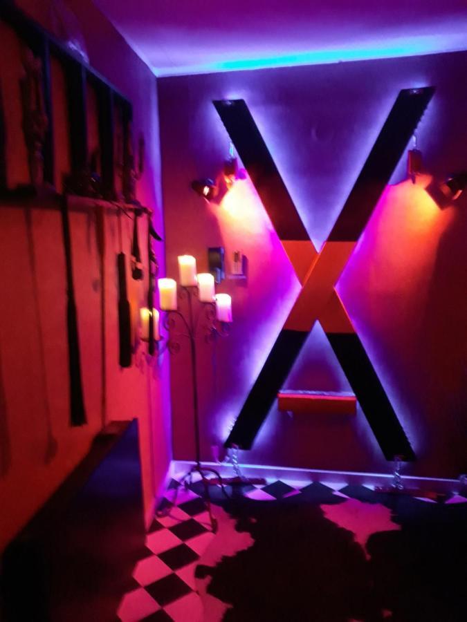 Love Room Le Rouge Et Noir Barr Zewnętrze zdjęcie