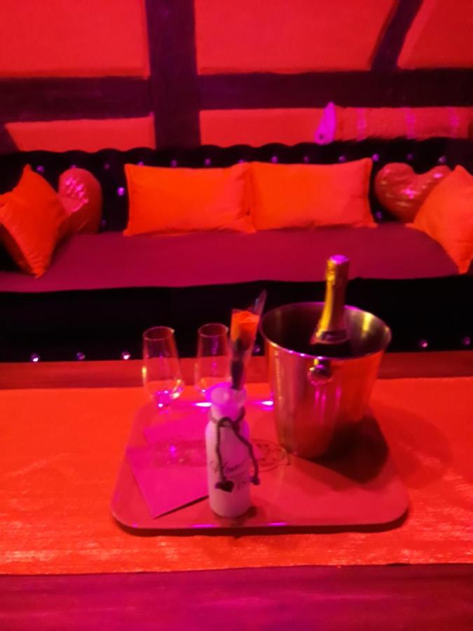 Love Room Le Rouge Et Noir Barr Zewnętrze zdjęcie