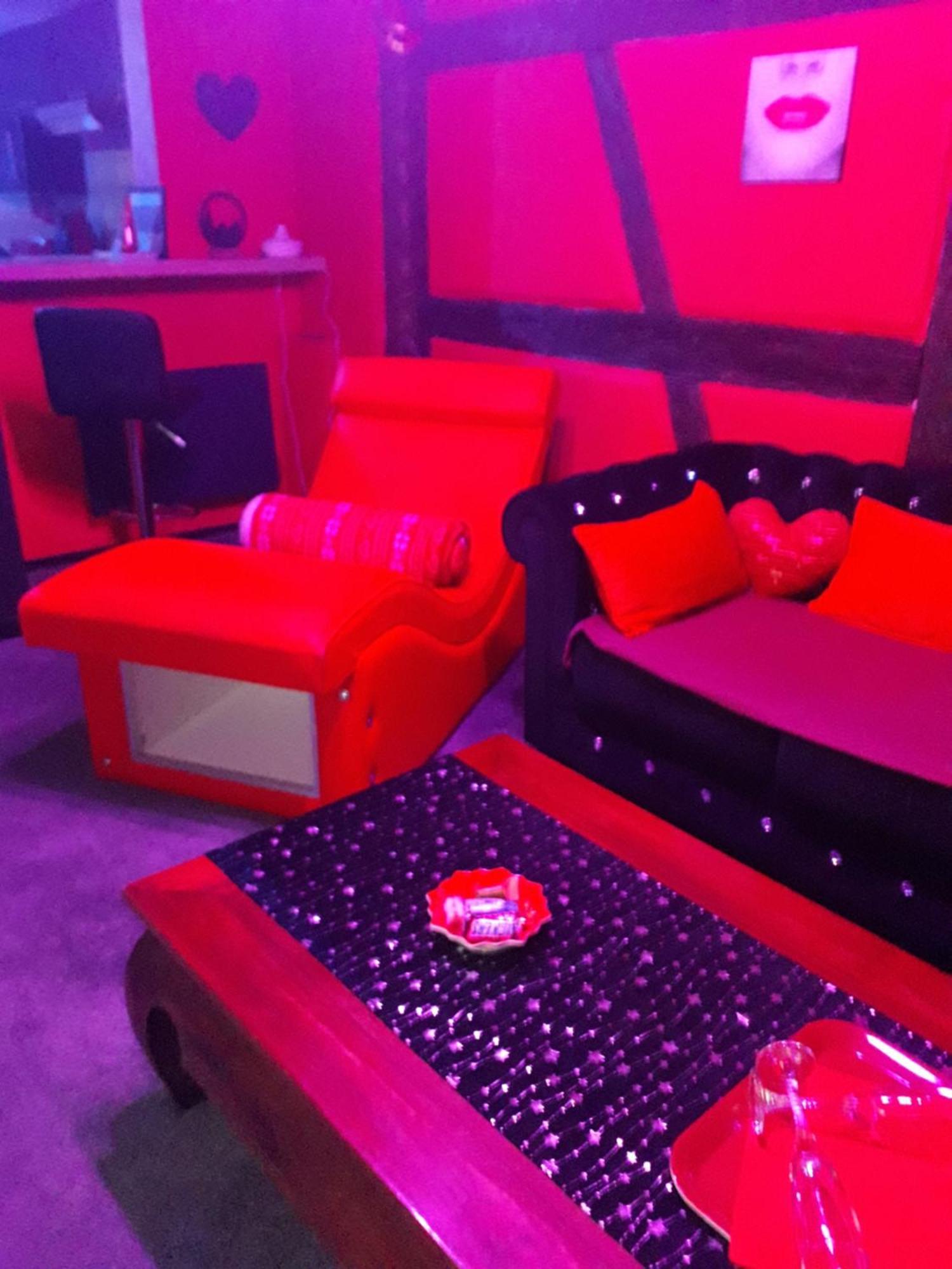 Love Room Le Rouge Et Noir Barr Zewnętrze zdjęcie