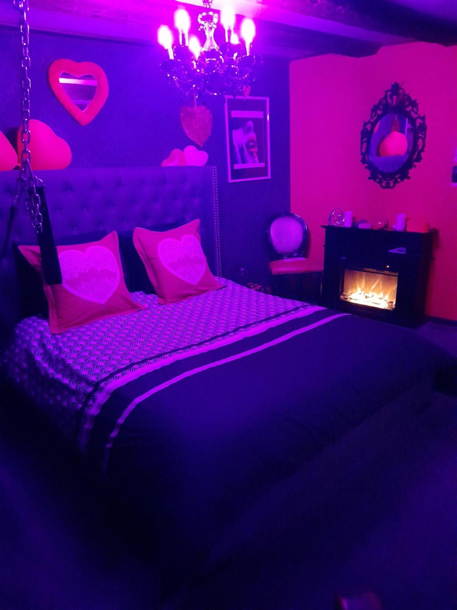 Love Room Le Rouge Et Noir Barr Zewnętrze zdjęcie