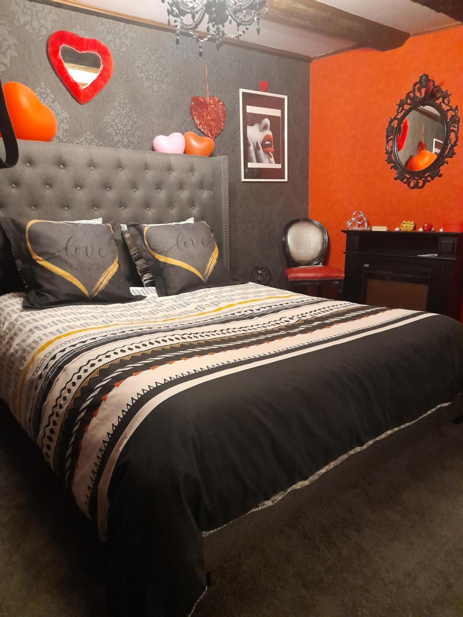 Love Room Le Rouge Et Noir Barr Zewnętrze zdjęcie