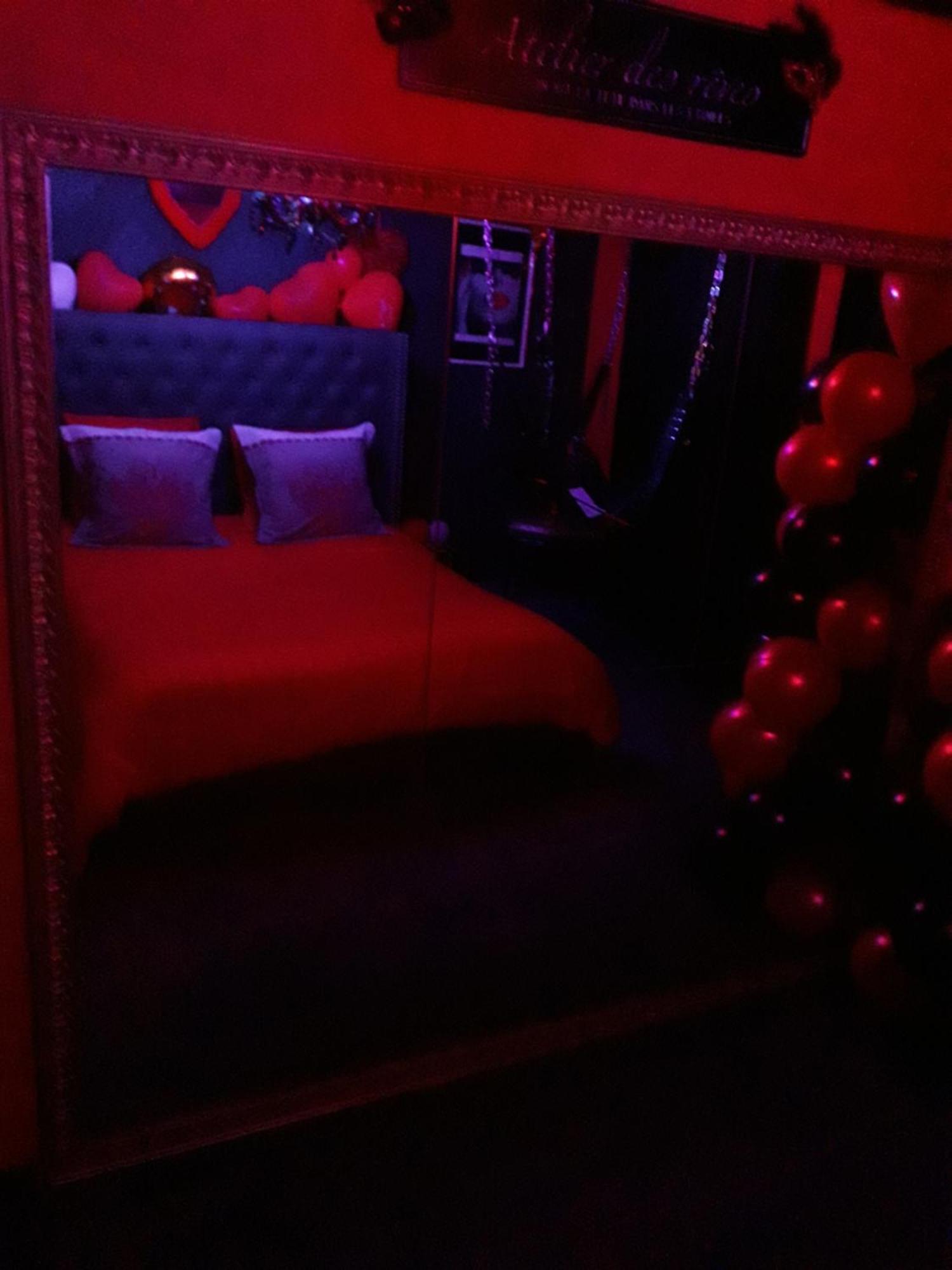 Love Room Le Rouge Et Noir Barr Zewnętrze zdjęcie