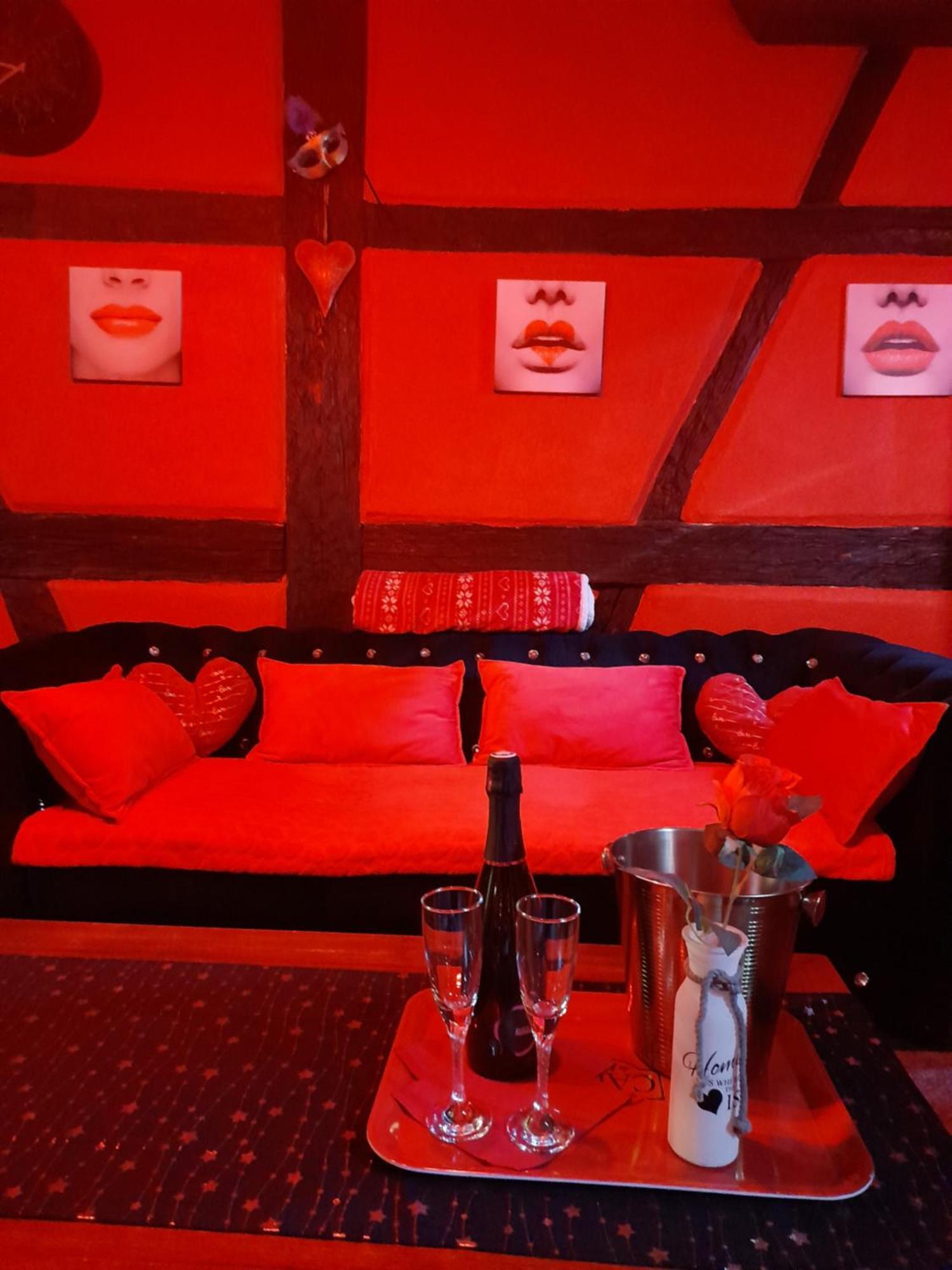 Love Room Le Rouge Et Noir Barr Zewnętrze zdjęcie