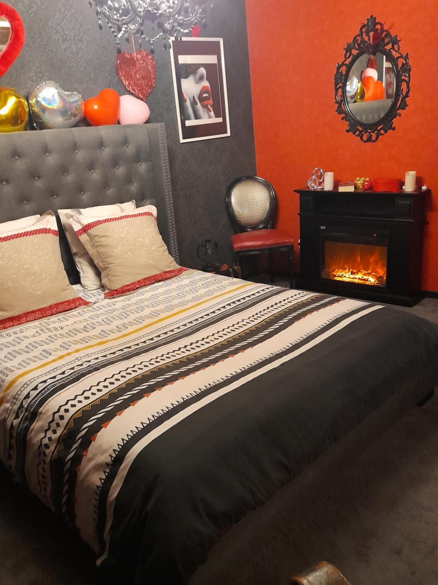 Love Room Le Rouge Et Noir Barr Zewnętrze zdjęcie