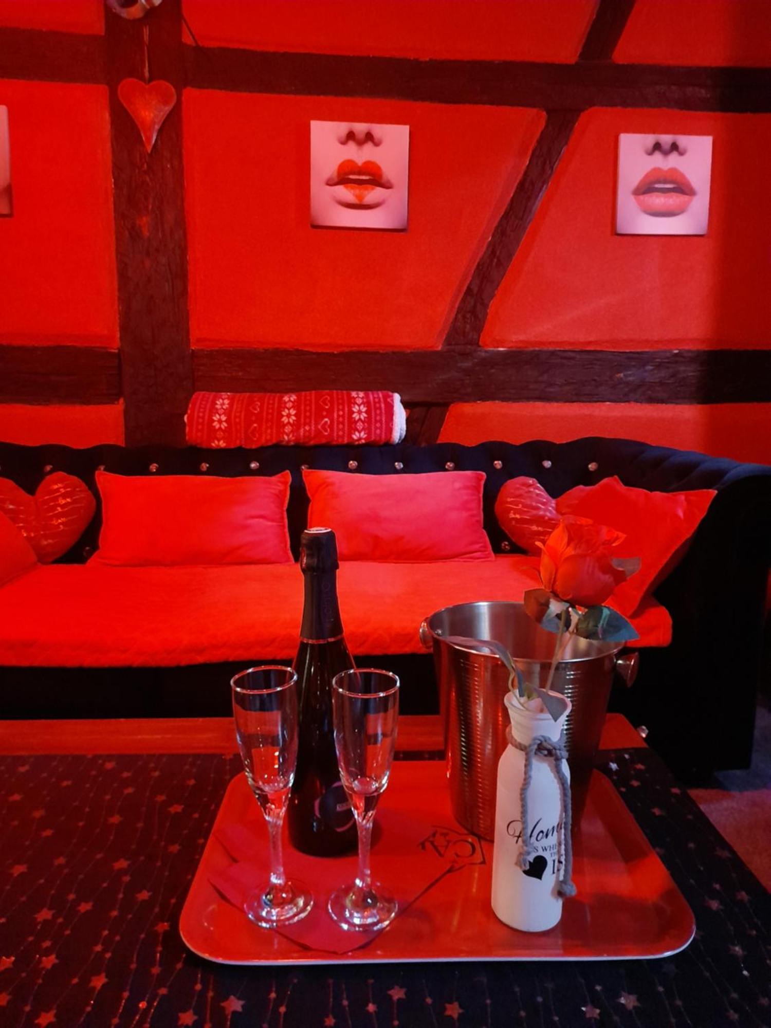 Love Room Le Rouge Et Noir Barr Zewnętrze zdjęcie